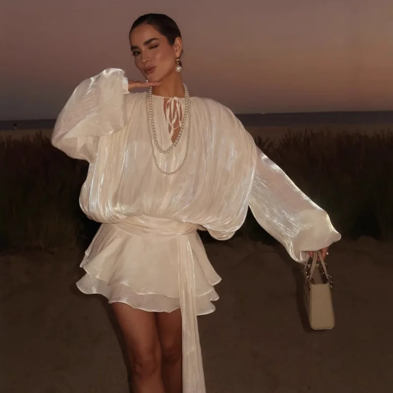 Quente chique sólido brilhante feminino plissado vestido curto moda manga cheia em torno do pescoço rendas até em camadas babados vestido elegante novos vestidos