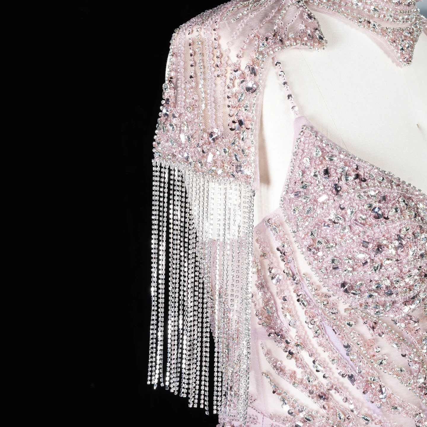 Sharon Said Luxuriöses Champagner-Abendkleid mit Quastenumhang, Diagonalen Strasssteinen, Meerjungfrauen-Schnitt, für formelle Anlässe und Partys, SS184, Maßanfertigung – Detail 16