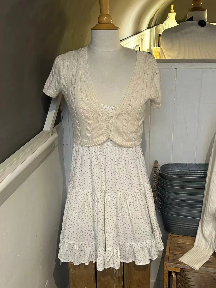 

White Twist Flower Knitted Cropped Cardigan Women V-neck Single Breasted Short Sleeve T-shirt Vintage Solid Simple Slim Crop Top