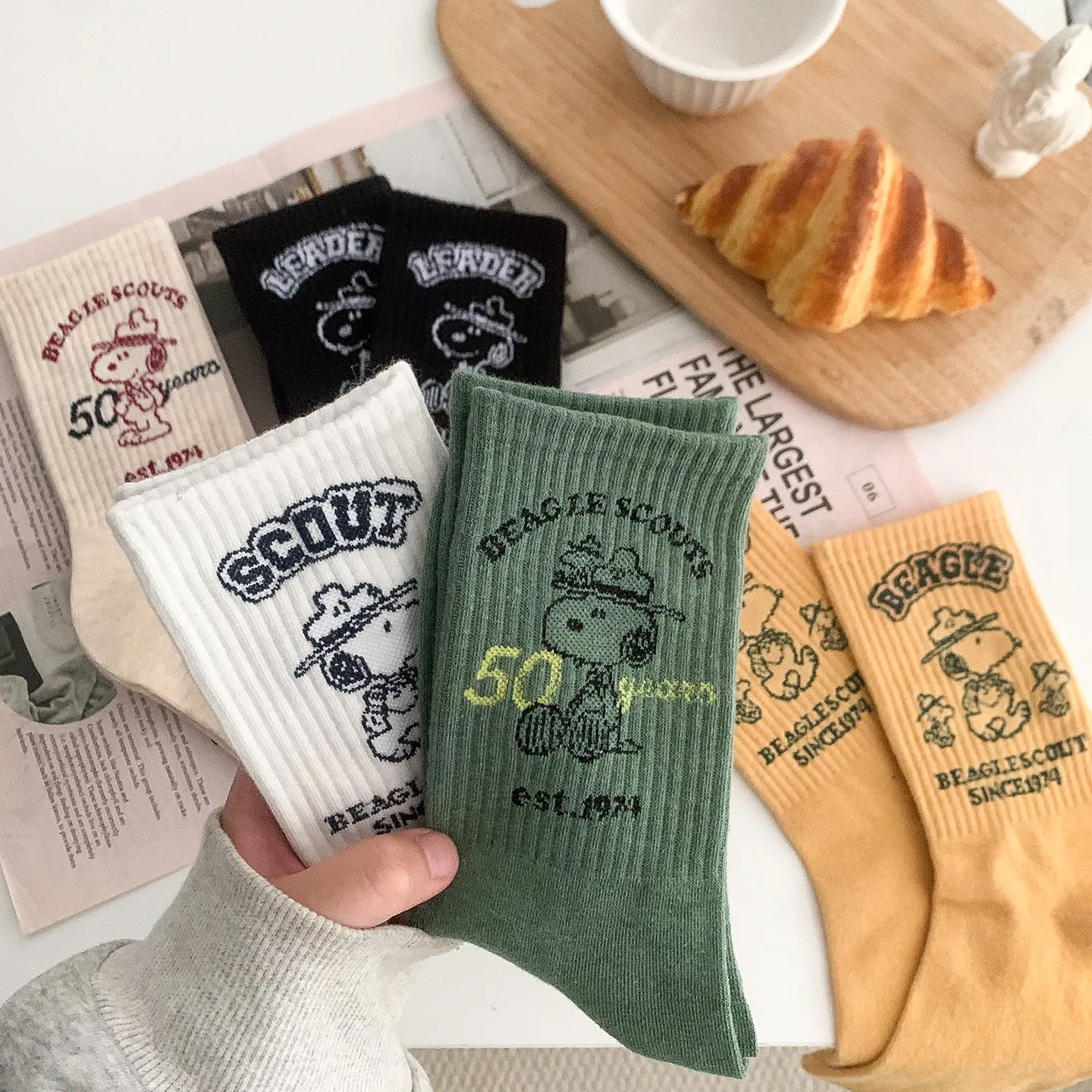 5pcs Snoopy New Premium Snoopy Socks Sports Cotton Autumn and Winter High Socks Women's College Style Ins Cotton Socks Girl Gift - view 3