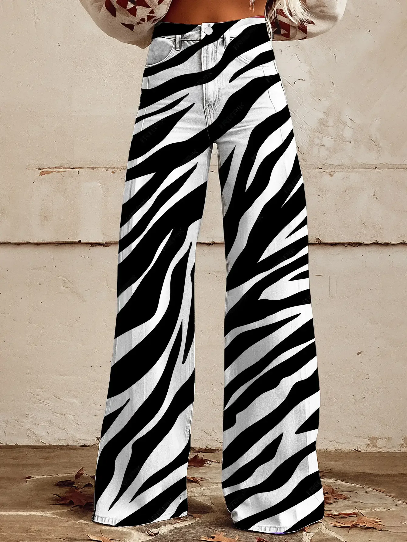 

Ladies' casual jeans with a variety of colorful western prints, Retro fashion zebra print loose horn imitation jeans