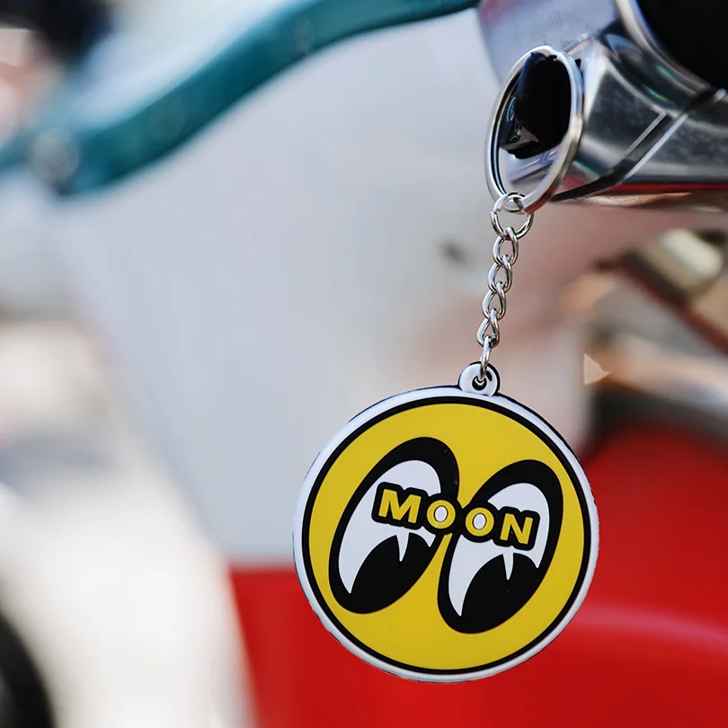 Retro Smile Mooneyes Keychain Moon Eyes Round Key Ring Chain Keyring Car Motorcycle Pendant Cartoon Gifts for Men Women Kids