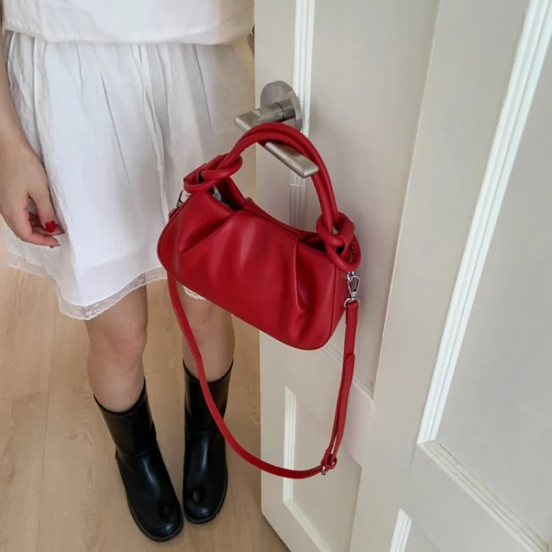 

Stylish Ladies Tote Bag Made Of Luxury Leather Spacious Interior Fashionable Crossbody Option For Shopping