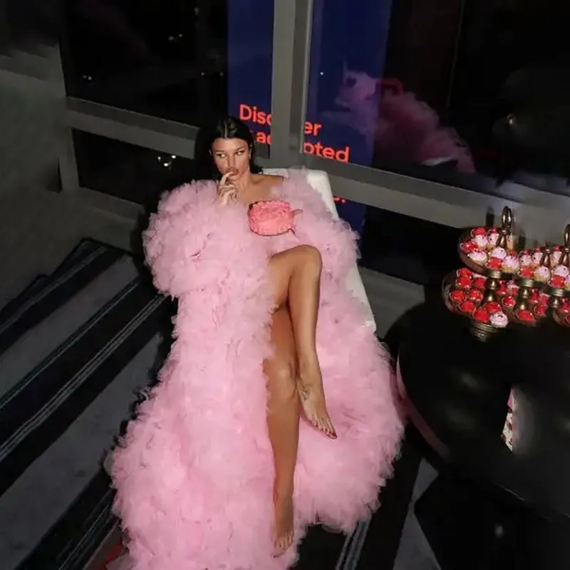 

Glamour Vulume Тюлевая длинная женская куртка для фотосессий Женская куртка из тюля с оборками Розовые пальто Женская верхняя одежда с длинными рукавами Пишная