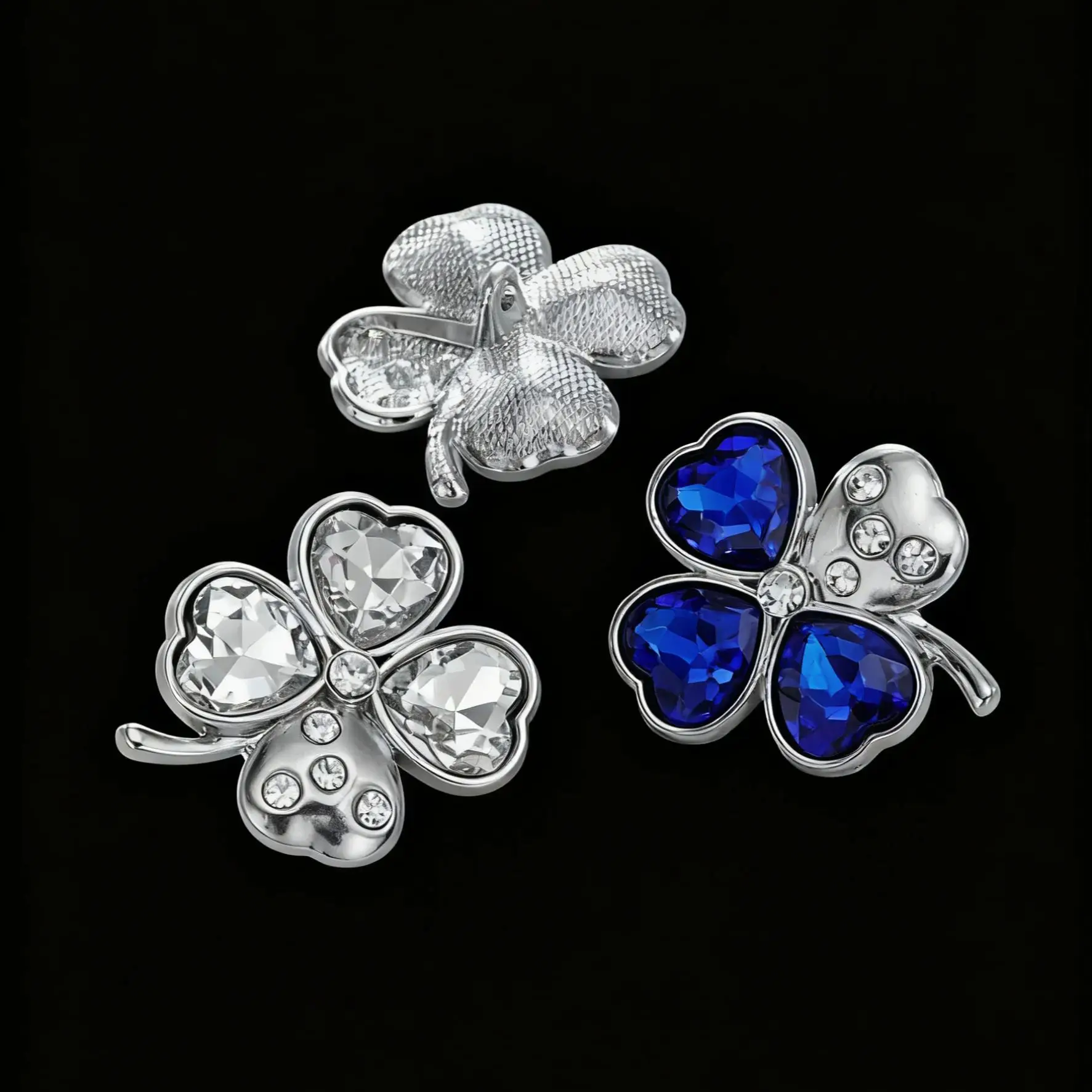 

4pcs Four-leaf Clover Shaped Embedded Rhinestone Crystal Metal Buttons Fashion Accessory for Clothing Decoration