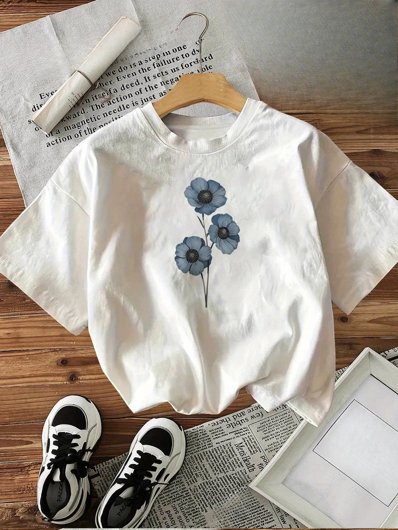 Blue Flower Pattern Printed Round-neck Is A Solid Fashionable and Stylish Specially Summer and Is Suitable for Daily Casual Wea