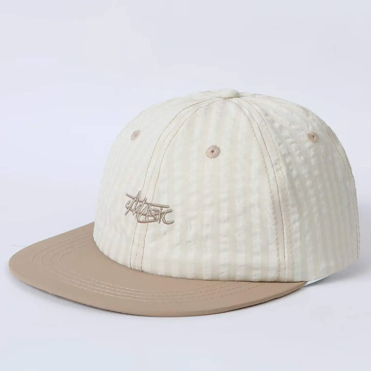 Karierte Baseballkappe mit kontrastierender Stickerei und handgeschriebenen Buchstaben, schnelltrocknend, mit flachem Schirm, für einen lässigen Stil, geeignet zum Spazierengehen.