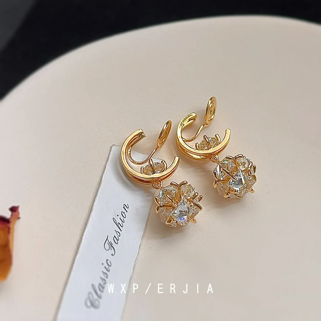 

Gold-plated mosquito coil holder, ear stud with zirconium for the autumn and winter season, earrings without piercings