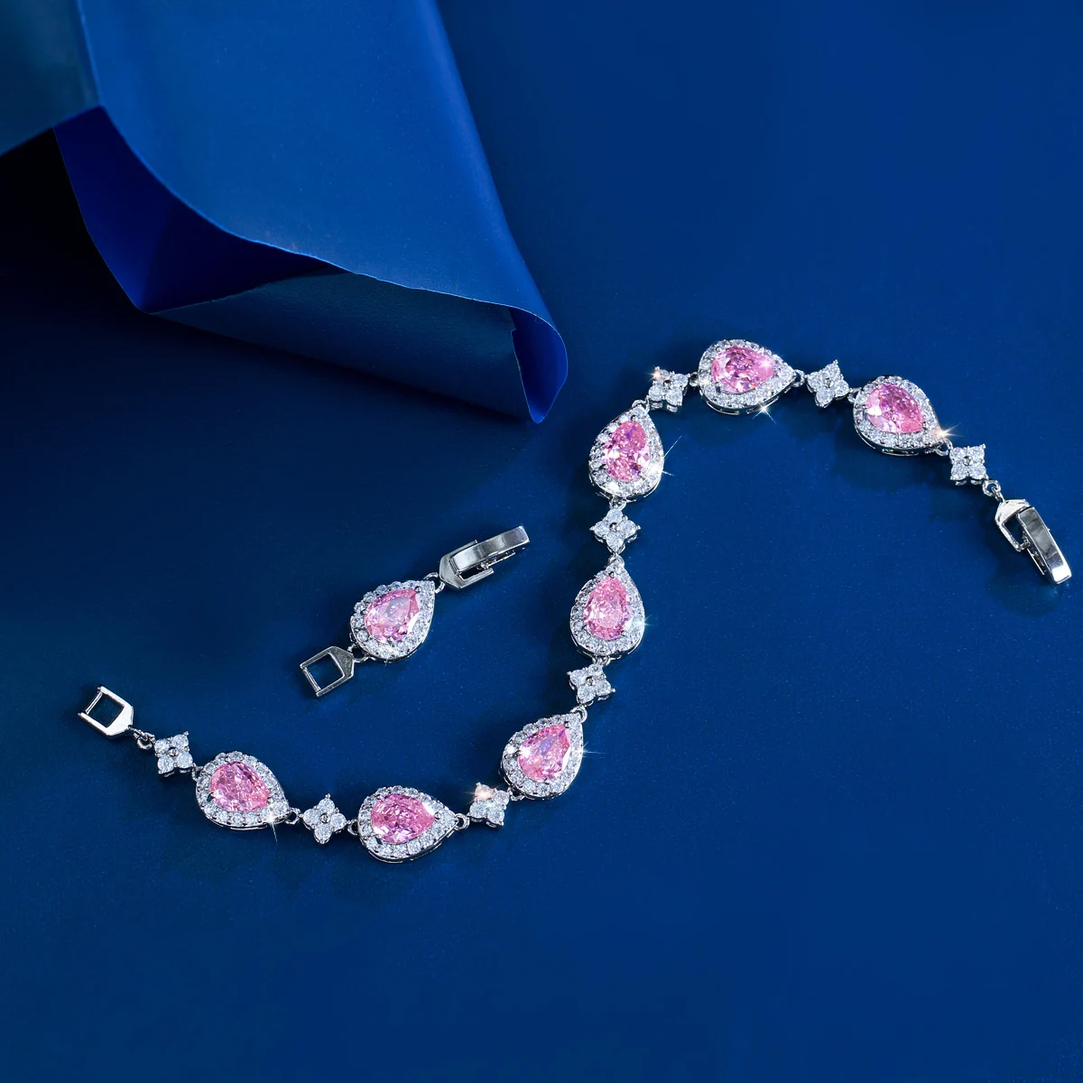 CWWZircons Neues Modisches Grünes Großes Wassertropfen-Kubikzirkonia-Tennisarmband für Damen, Schickes Party-Hochzeitsschmuck-Geschenk S0145 – Detail 14