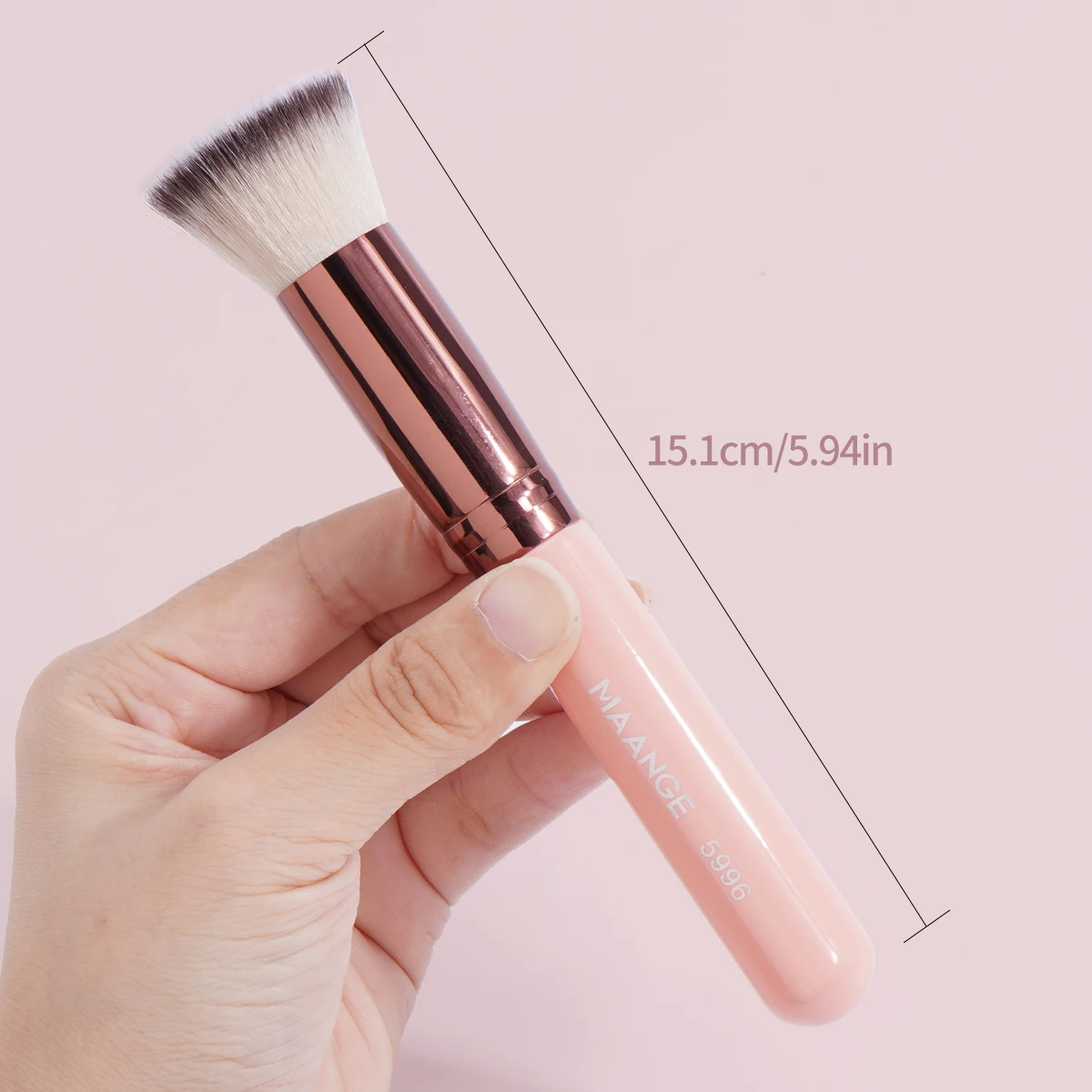 MAANGE 1PCS Pennelli per trucco Flat Top Kabuki Fondotinta Pennello per trucco per crema liquida Contorno in polvere Miscelazione Strumento di bellezza cosmetica