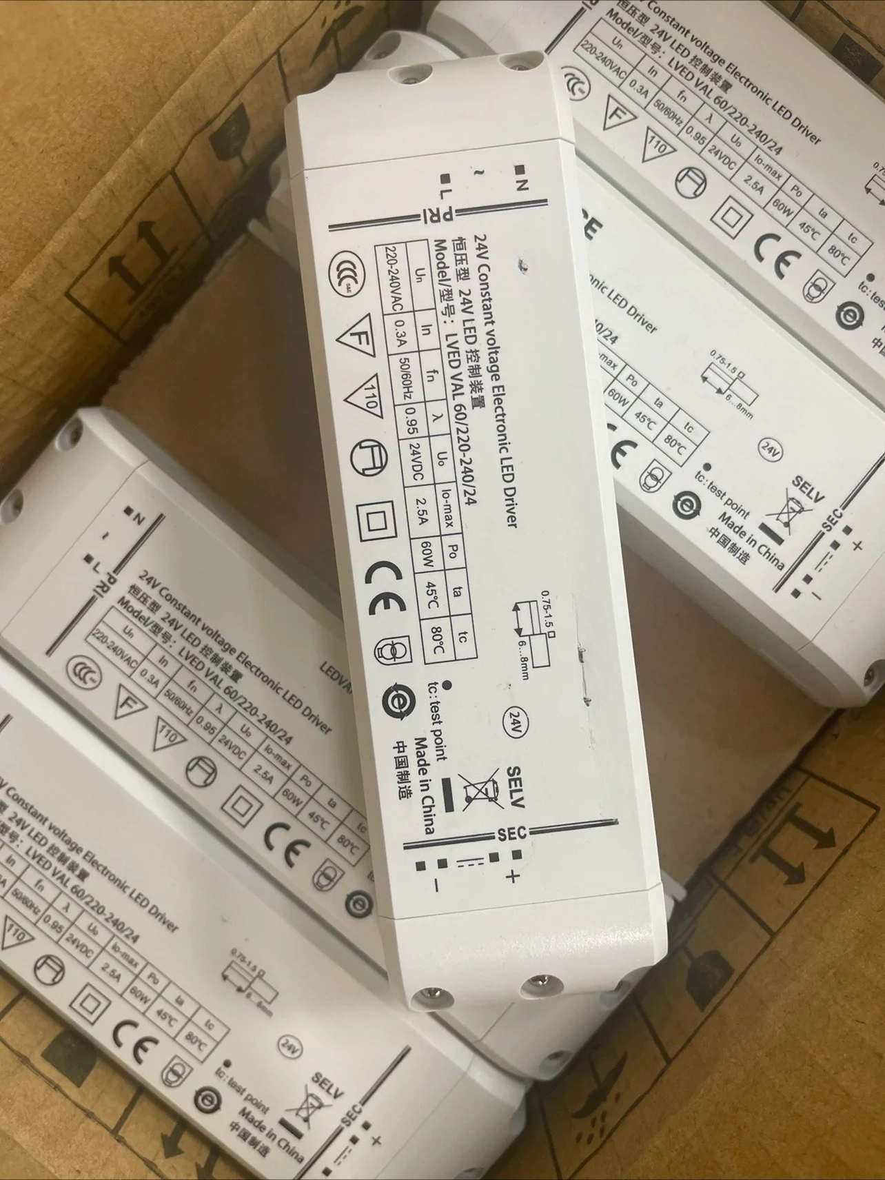 .. Para Lámpara LEDVANCE 24V con Transformador LED de 60W, Lámpara 24V con Fuente de Alimentación.