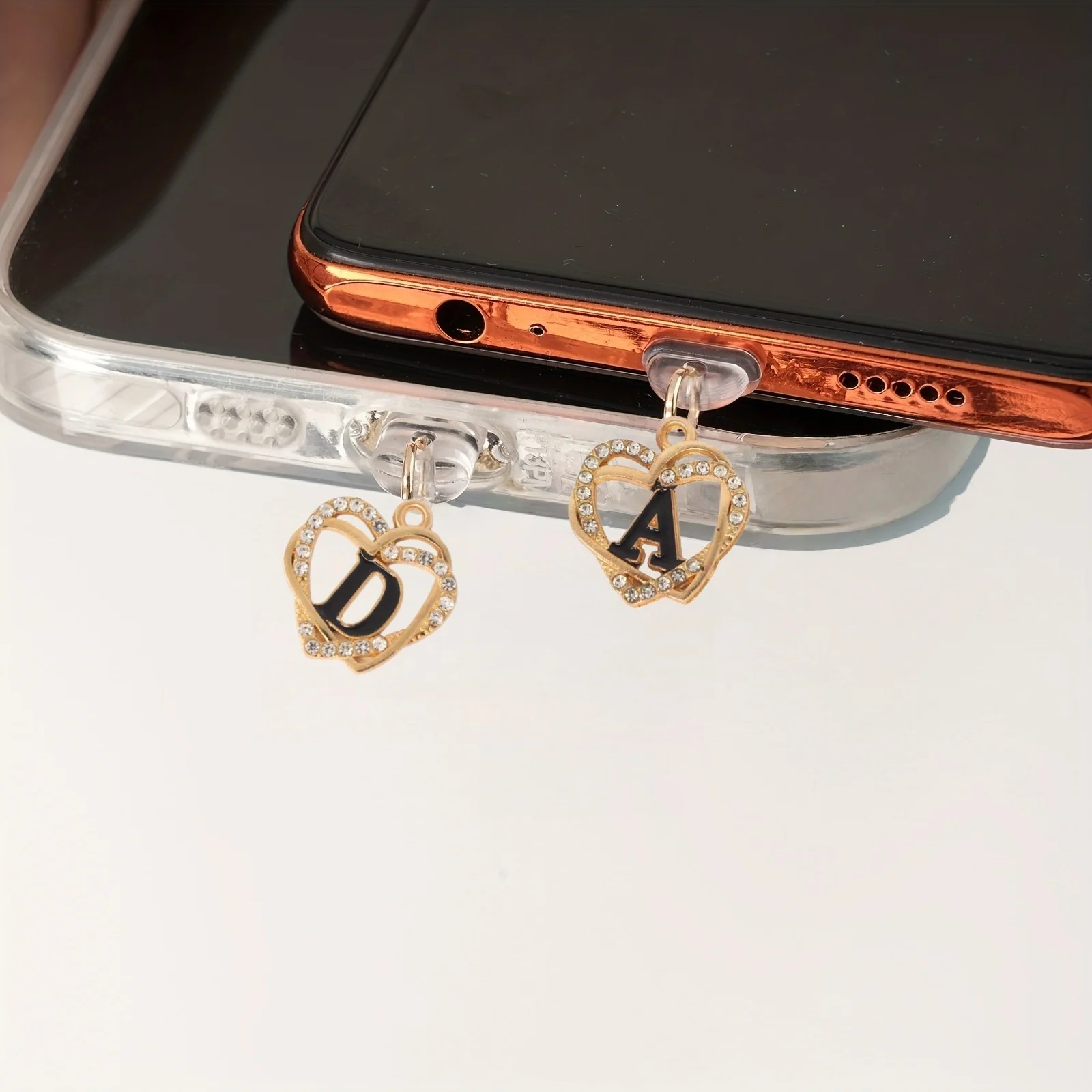 

1 Exquisite Heart-Shaped Letter-Shaped Dust Plug for Mobile Phones, Dustproof, Suitable for iPhone 17, DIY Mobile Phone Decoration and Protection, Suitable for Type-C