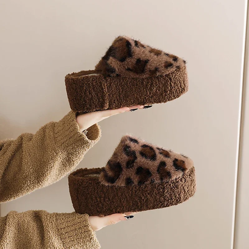 

Women's Woolen Slippers Casual Platform Fur Flip Board Luxury Plush New Slippers Women's Plush Slippers Height Increase