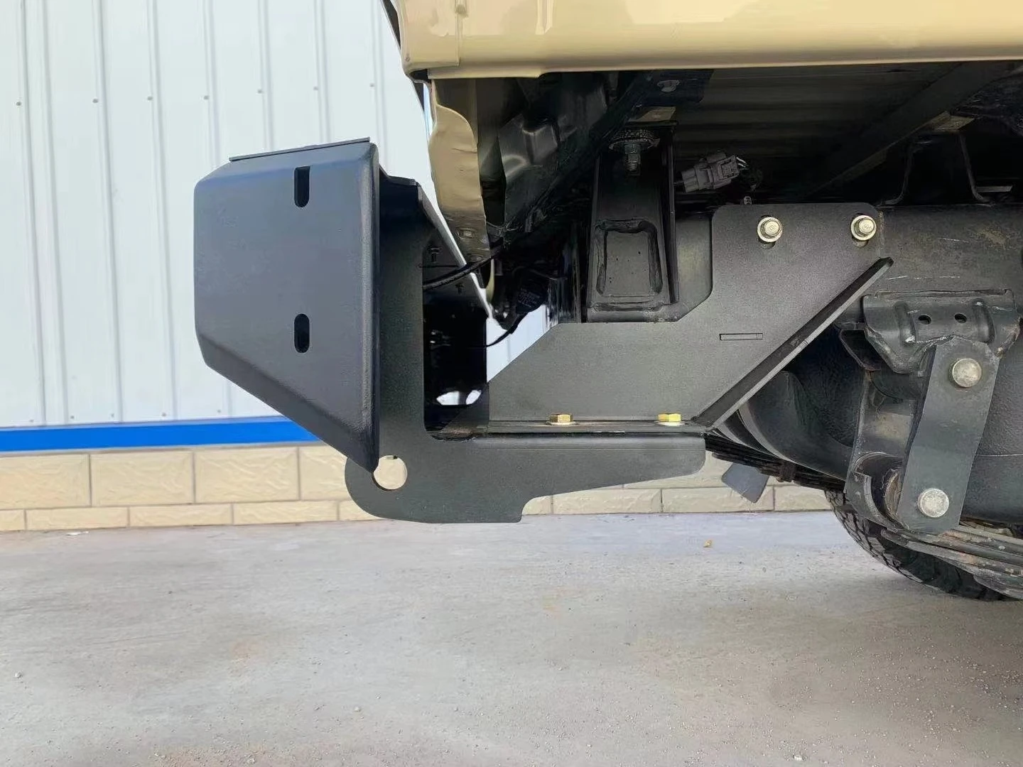 Off-Road Steel Heavy-Duty Rear Bumper for Land Cruiser Pickup LC79