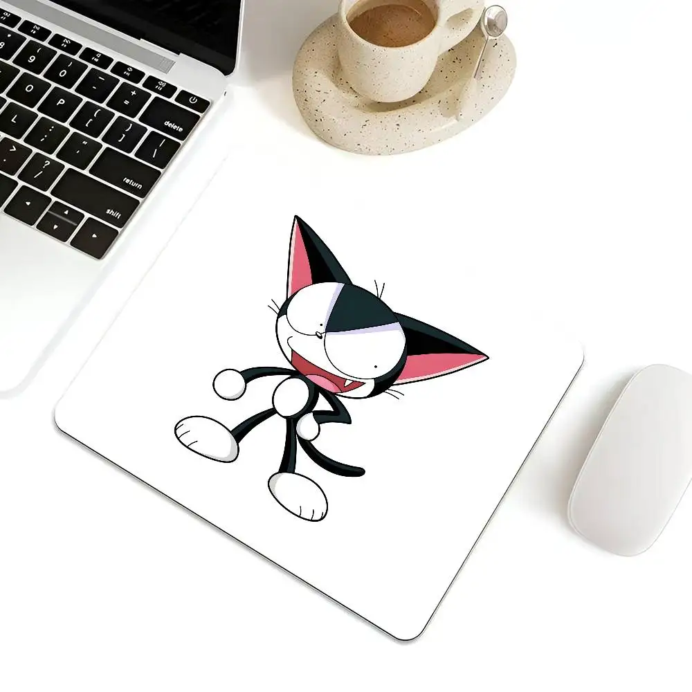 Kuro Cyborg Kuro-chan Mousepad Small LockEdge Mouse Pad For Gamers Computer Desk Pad Rectangular Anti-slip Rubber