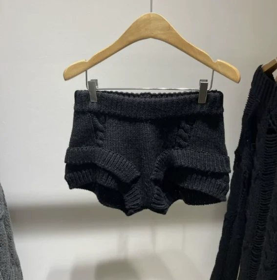 Variant: black