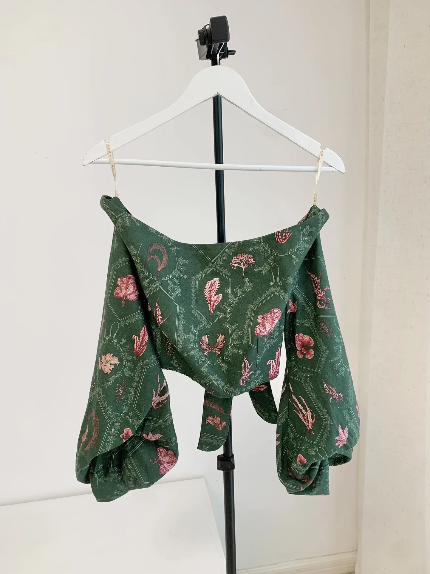 Women Retro Green Flower Print Slash Collar Lantern Sleeve Crop Top+ Embroidery Mini Linen Skirt Set