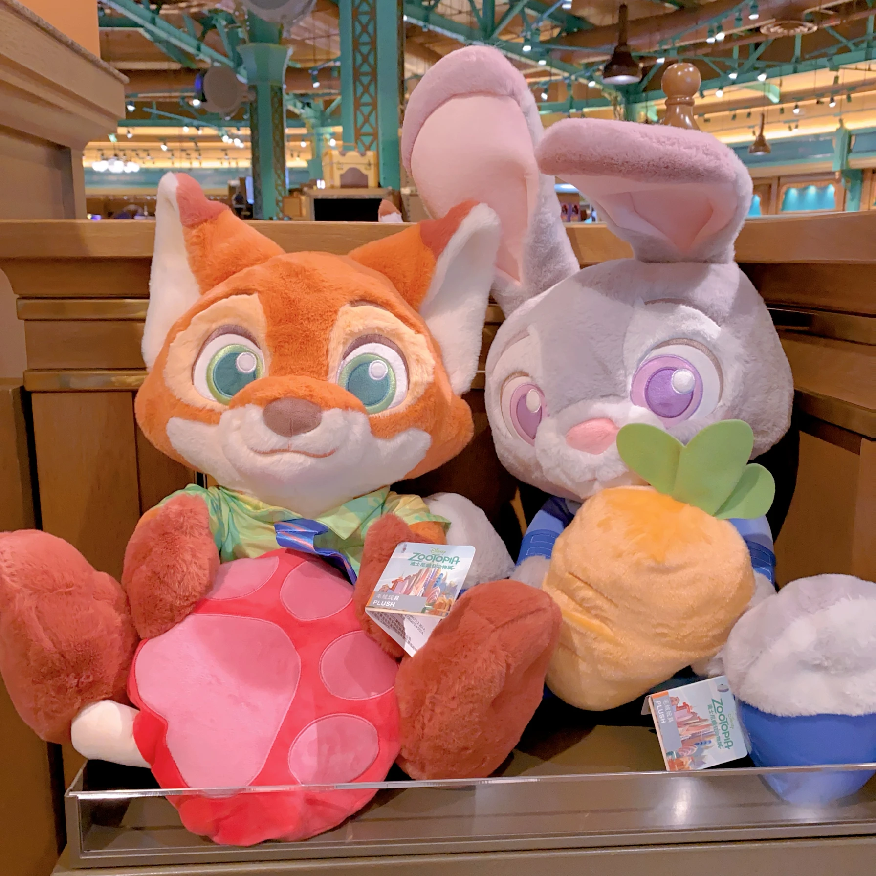 

Shanghai Disneyland 2025 "Zoo Tycoon" Cute Judy Nicki Leopard Police Officer Soft Toy Children's Gift Souvenir