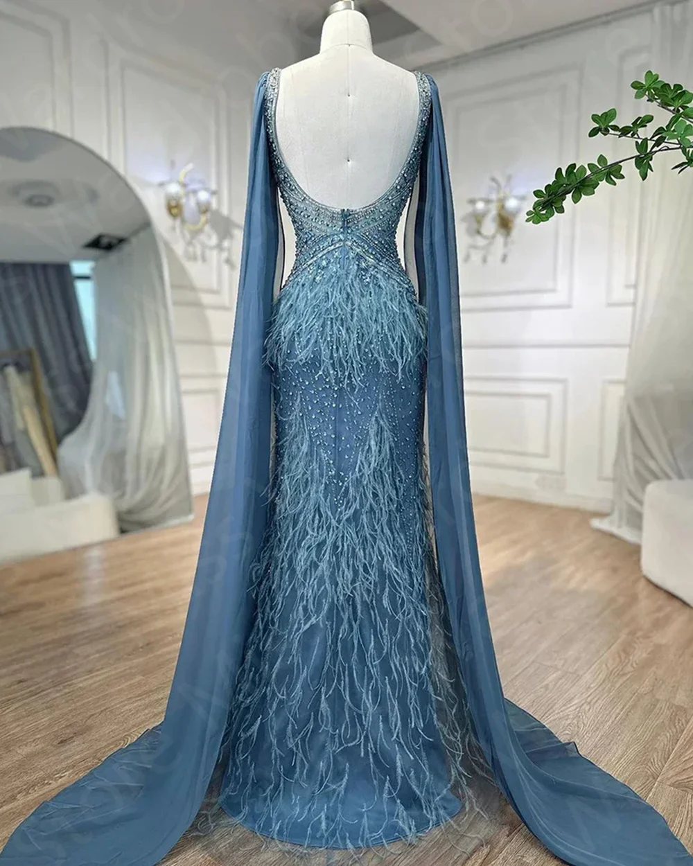 Luxury Teal Blue Evening Dresses 2024 Feathers Prom Party Gown Crystal Beaded Wedding Guest Gown V Neckline Cap Sleeves Back Out