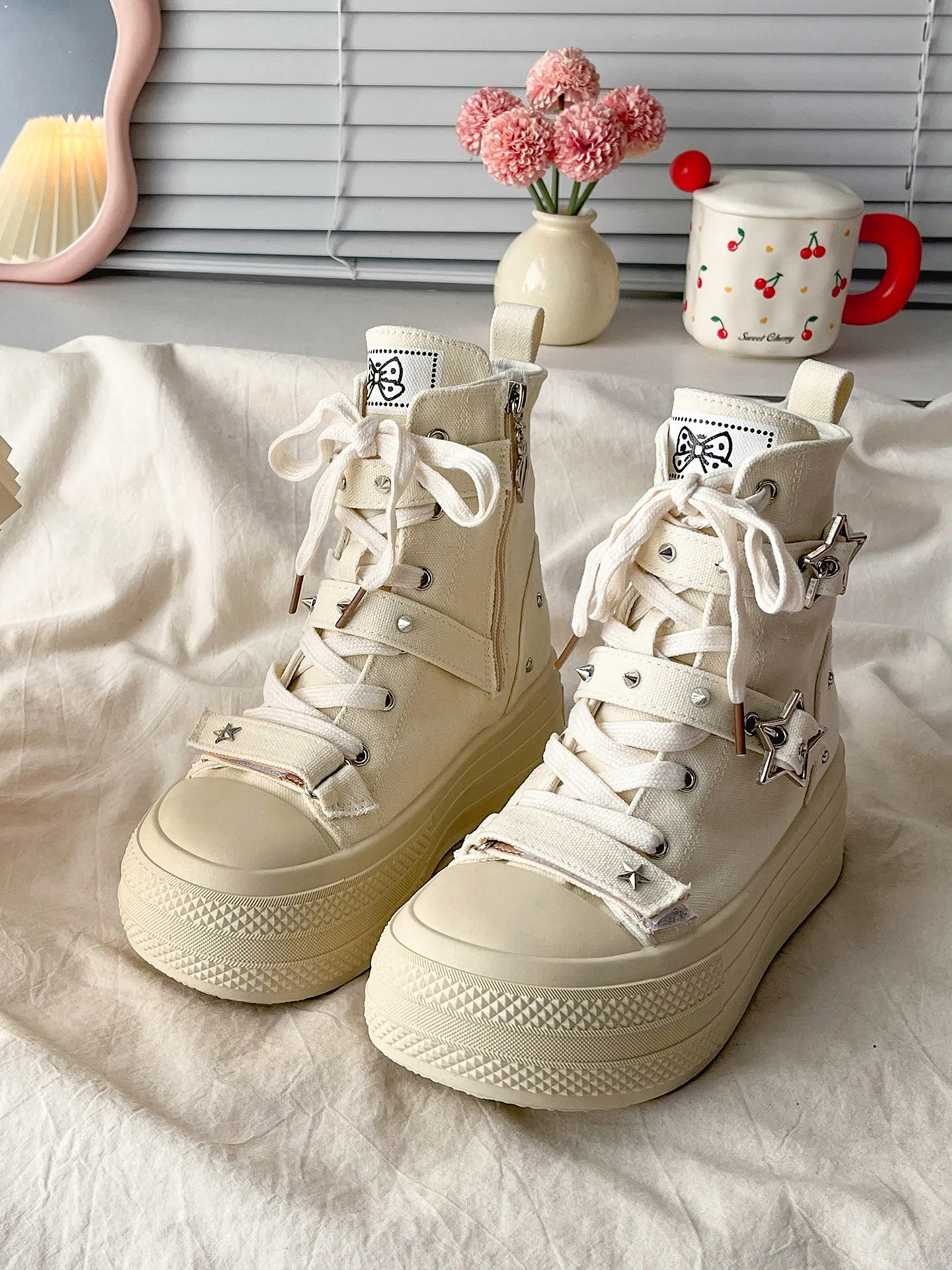 Retro High-end Sense Thick Sole Canvas Shoes Women's 2026 New Arrival Spring Versatile Height Increasing Stars Casual Sneakers