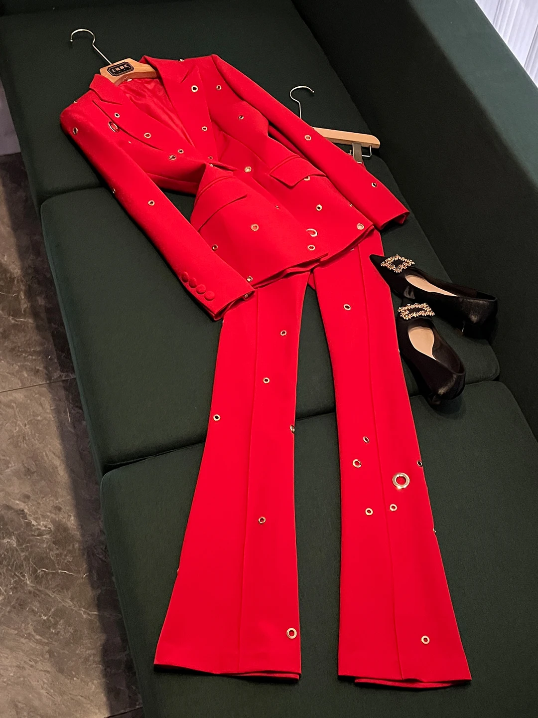 

Костюм-двойка женский из тяжелого металлического материала с вырезами, на одной пуговице, для ежегодной конференции, A9670, рабочая одежда, модный дизайн