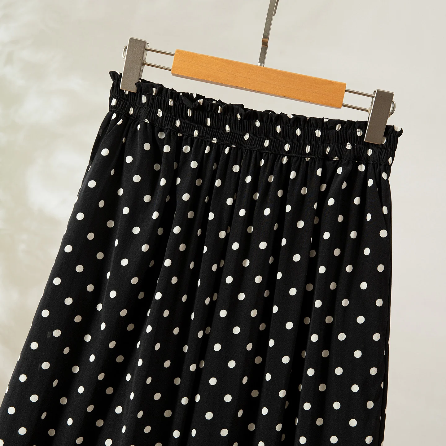 2025 Women's Classic New 100% Natural Mulberry Silk Crepe De Chine Black/White Wave Dot Flower Bud High Waist Straight Leg Pants