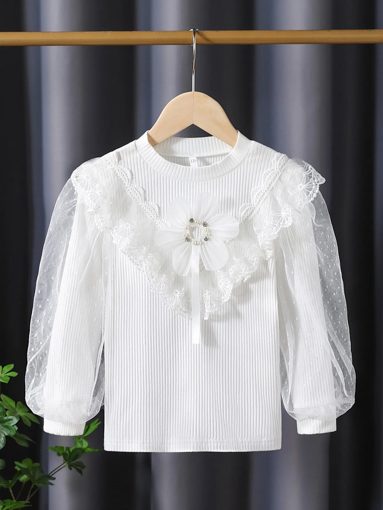 

Girls' Sweet Bubble sleeve Base shirt for Spring and Autumn Girls Lace trimmed base layer Long Sleeved Cotton T -Shirt