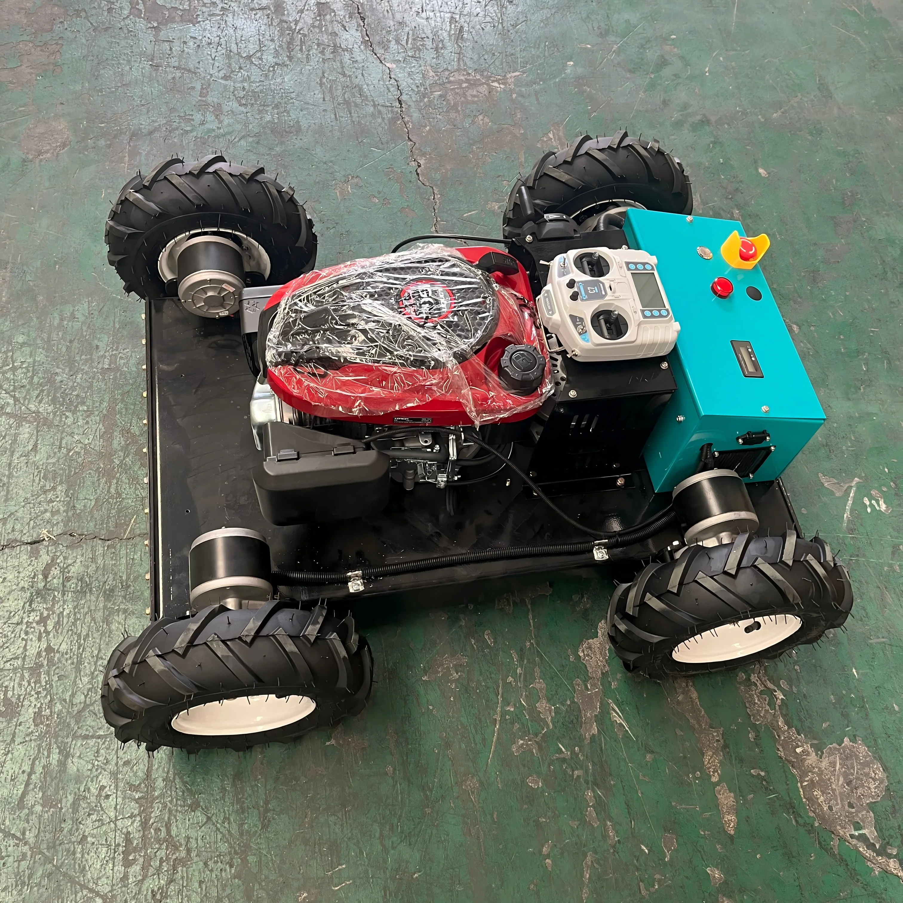 Professional High Quality Battery Powered 24V CE EPA Approved Rubber Track Remote Control Lawn Mower