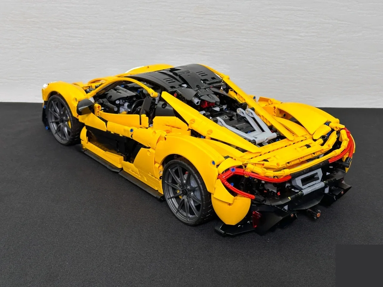 الصندوق الأصلي متوافق 42172 1:8 سيارة رياضية الطوب نموذج حلية Gifts3893 قطعة اللبنات التقنية P1 سوبر سباق السيارات