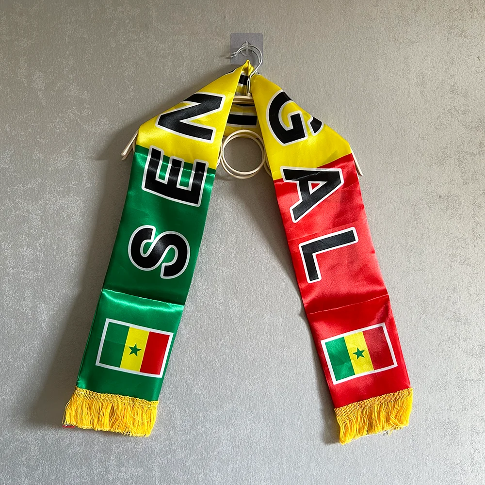 Écharpe Drapeau du Sénégal 2026 Sky Flag 14x135cm Imprimée Double Face en Satin avec Pompons, Idéale pour le Football, le Sport et les Événements