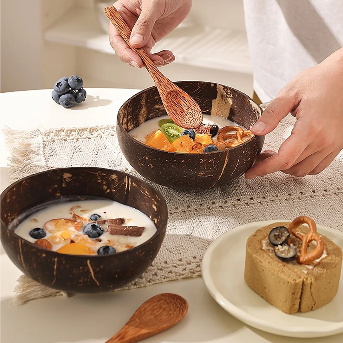 Natural Coconut Shell Bowl And Spoon Set For Serving Dishes Salad Wooden Reusable Kitchen Tableware Coconut Bowls Fruit Bowl