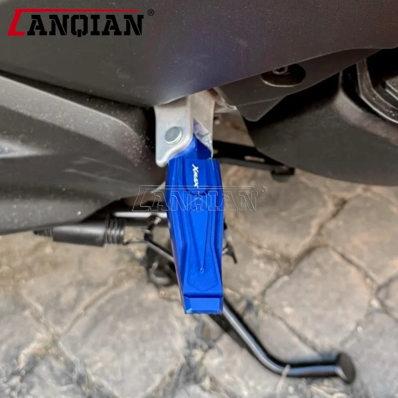 

For Yamaha XMAX 125 250 300 X MAX 300 X-MAX 125 XMAX300 2018-2024 2025 2026 CNC Rear Passenger Foot rest Folding Foot Pegs Pedal