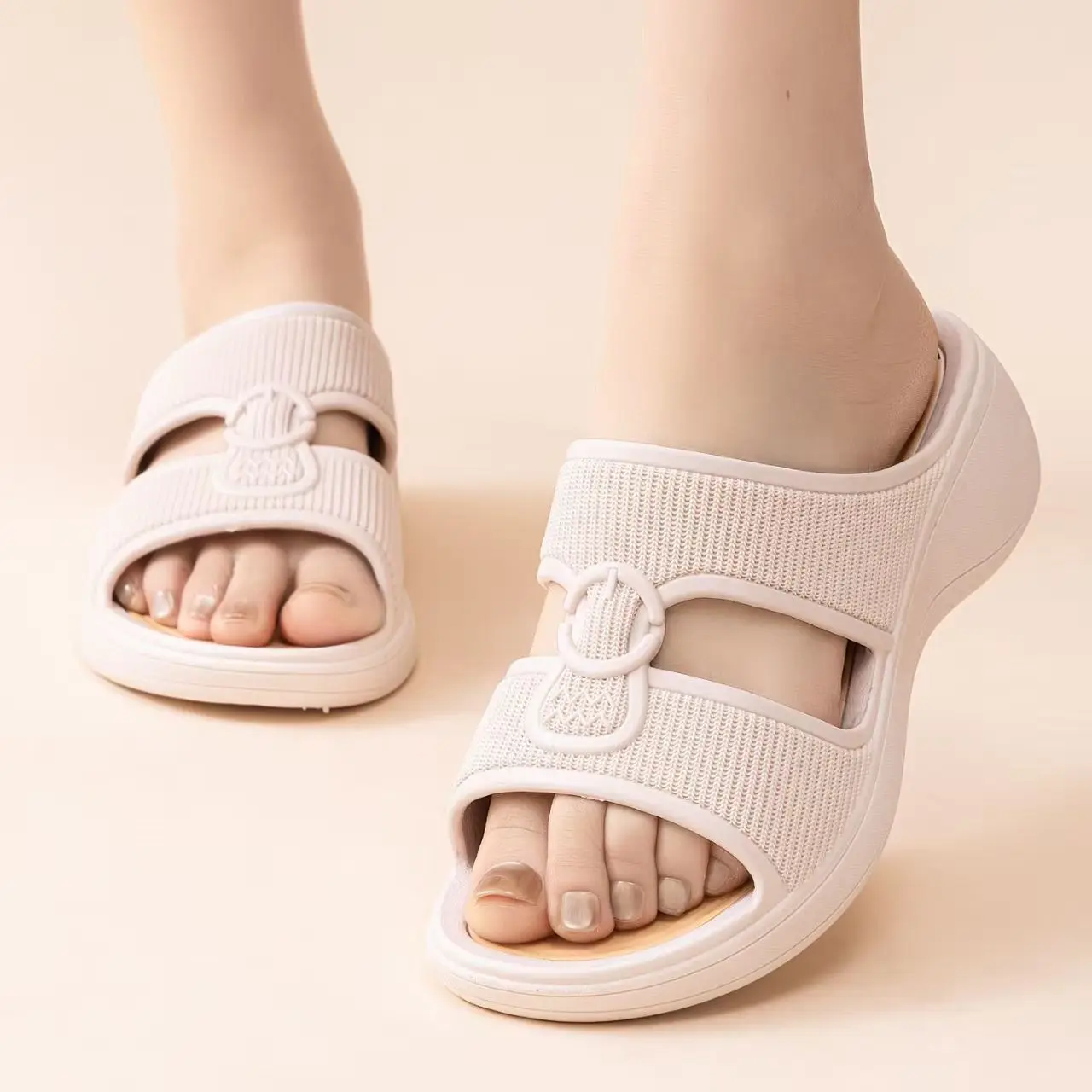 

Женские водонепроницаемые шлепанцы на танкетке с одной лямкой, летние, новые, на толстой подошве, нескользящие, легкие, для дома и улицы, пляжные тапочки