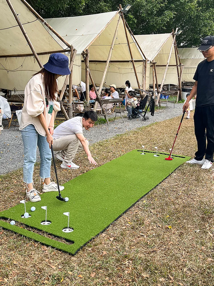 Indoor putter practitioner, simulated lawn square mini