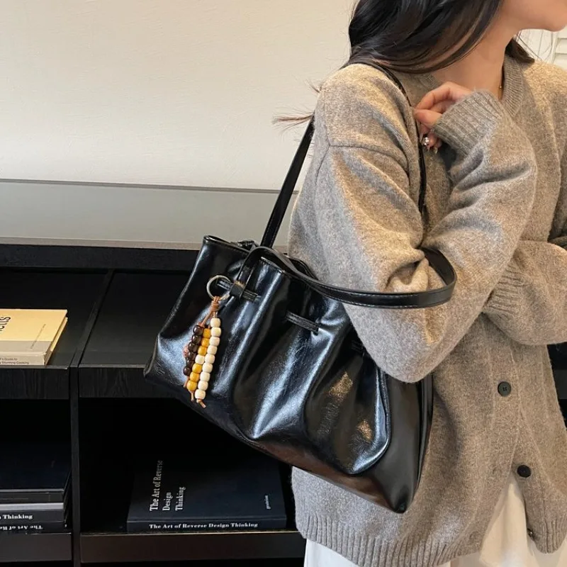 

Chic Crossbody Bag For Women Leather Material Adjustable Strap Elegant Messenger Inspired By Famous Brand Handbags