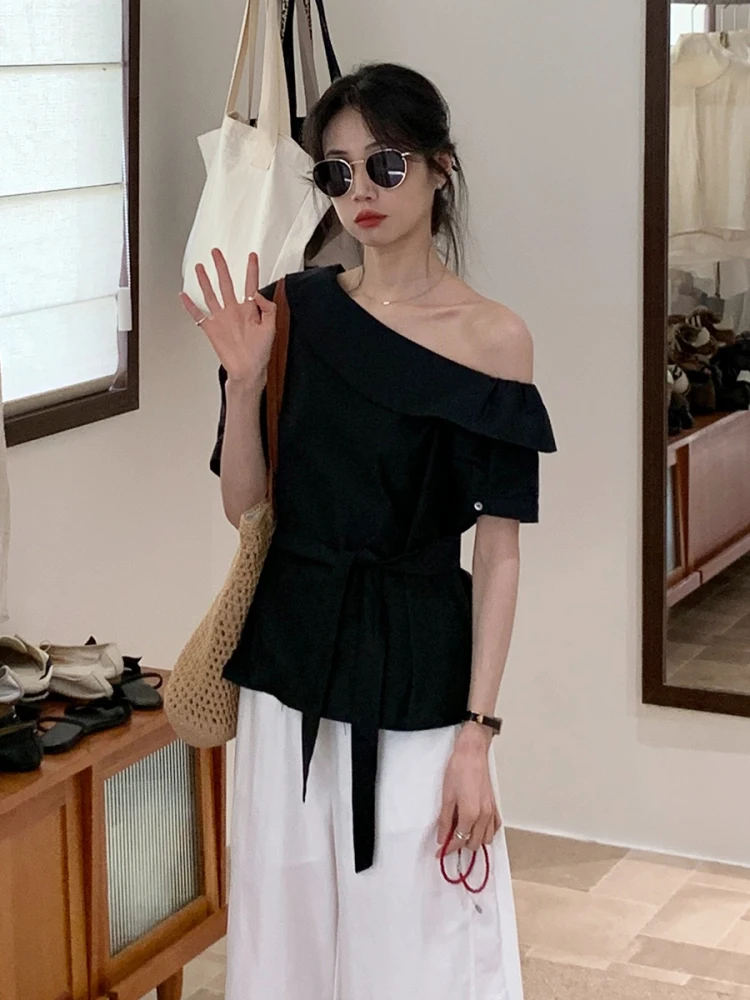 

BRIVIN Корейская женская летняя блузка 2025 года с асимметричным подолом, поясом на талии, цветочным принтом, дышащая, повседневная