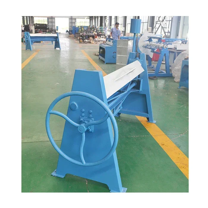 Maquina dobladora de lamines de métal