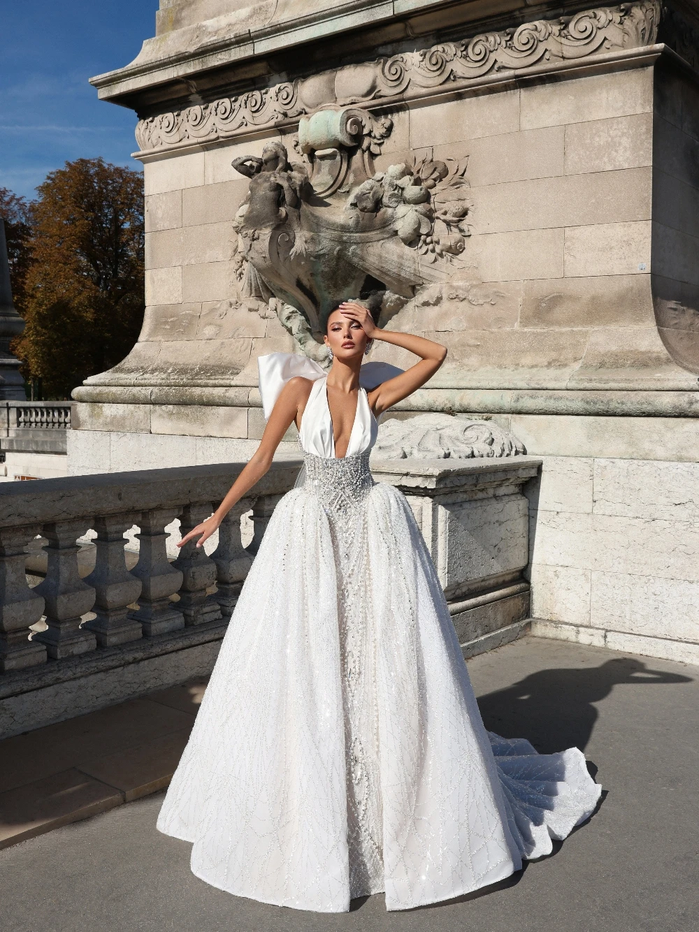 Bow Halter Pearls Embellished Wedding Dress Princess Luxurious Dazzling Bridal Gown Customized Elegant Ballgown Bride Wear