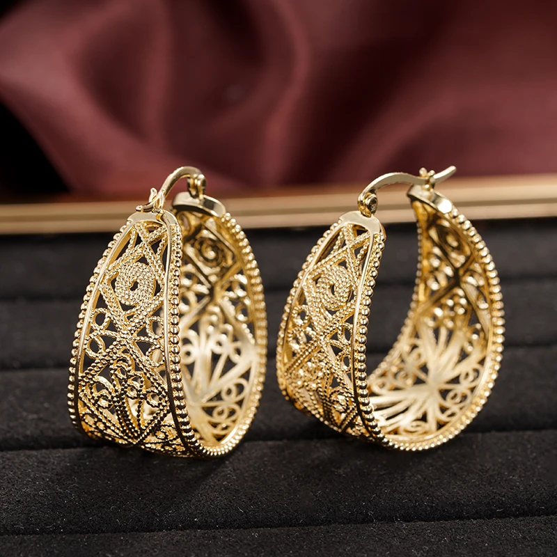 Huitan Hohle Creolen für Damen, goldfarben, für Hochzeit, Verlobung, edles Accessoire, modisch, vielseitig, Party, Damenschmuck
