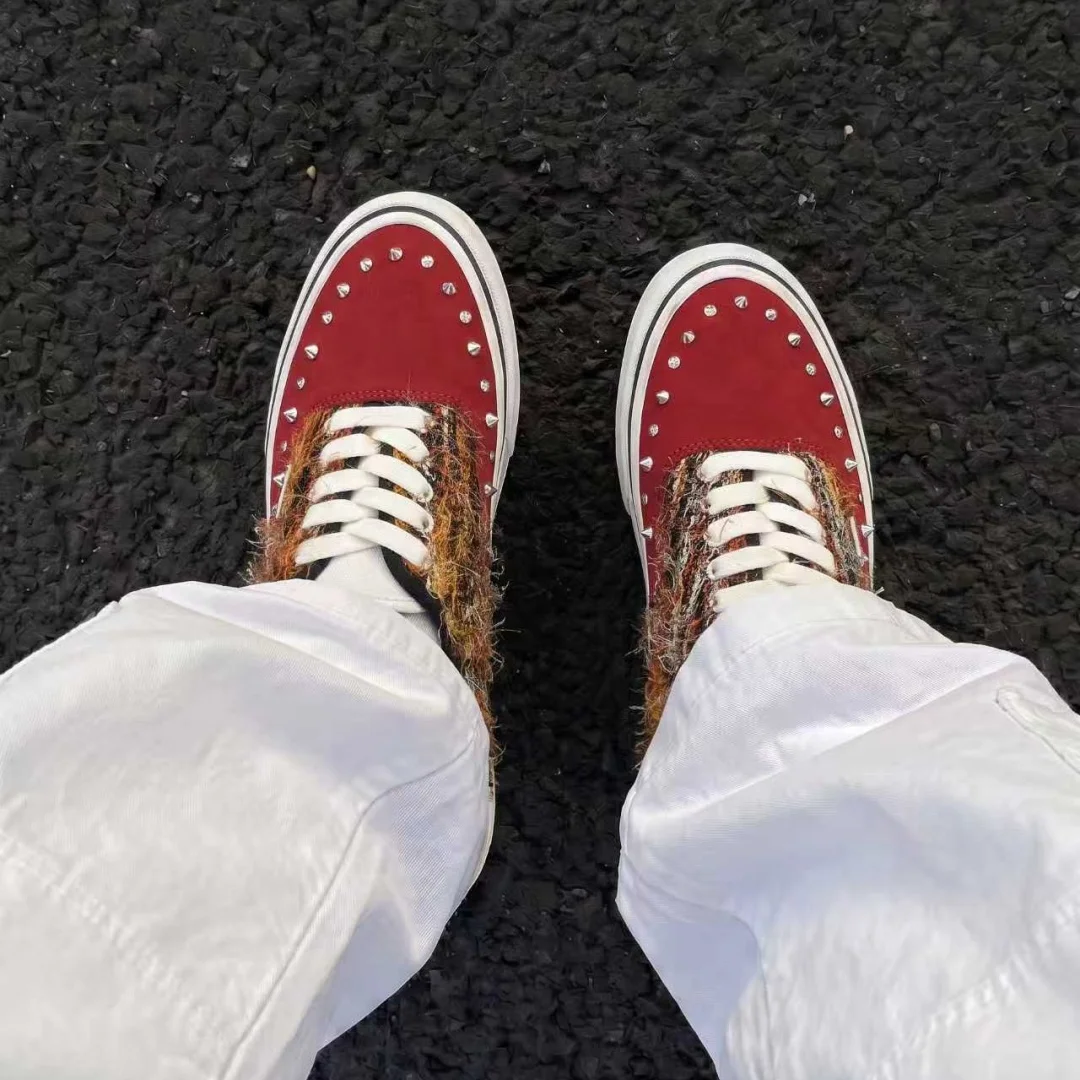 Red Brown Punk Skate Shoes, Rivet Rhinestone Distressed Sneakers, Breathable Non-slip Vintage American Casual Shoes for Men Wome