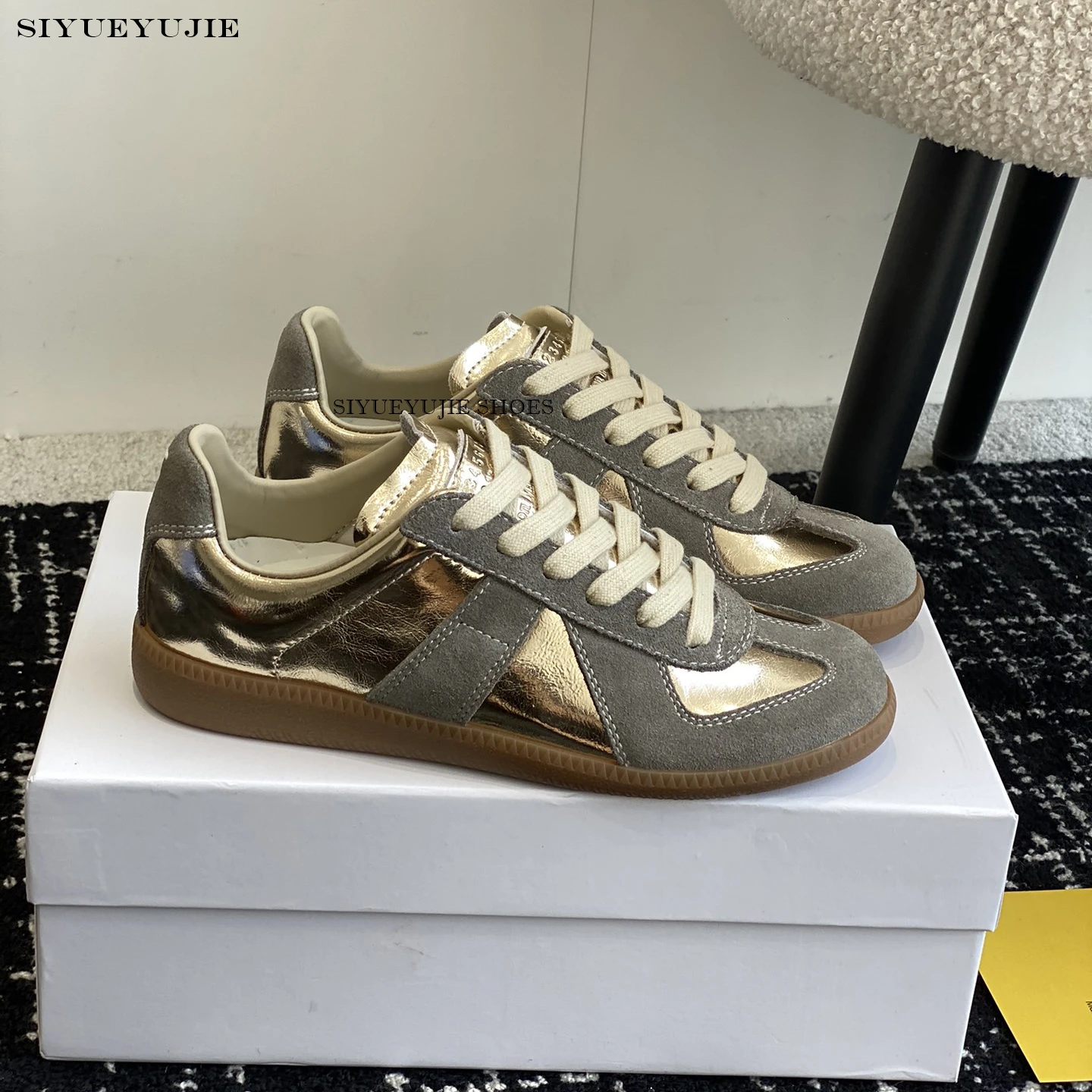 2024 New White Casual Tennis Shoes for Women Men Couple Lace-Up Skateboarding Sneaker Unisex Vintage Star Dirty Shoes Leisure