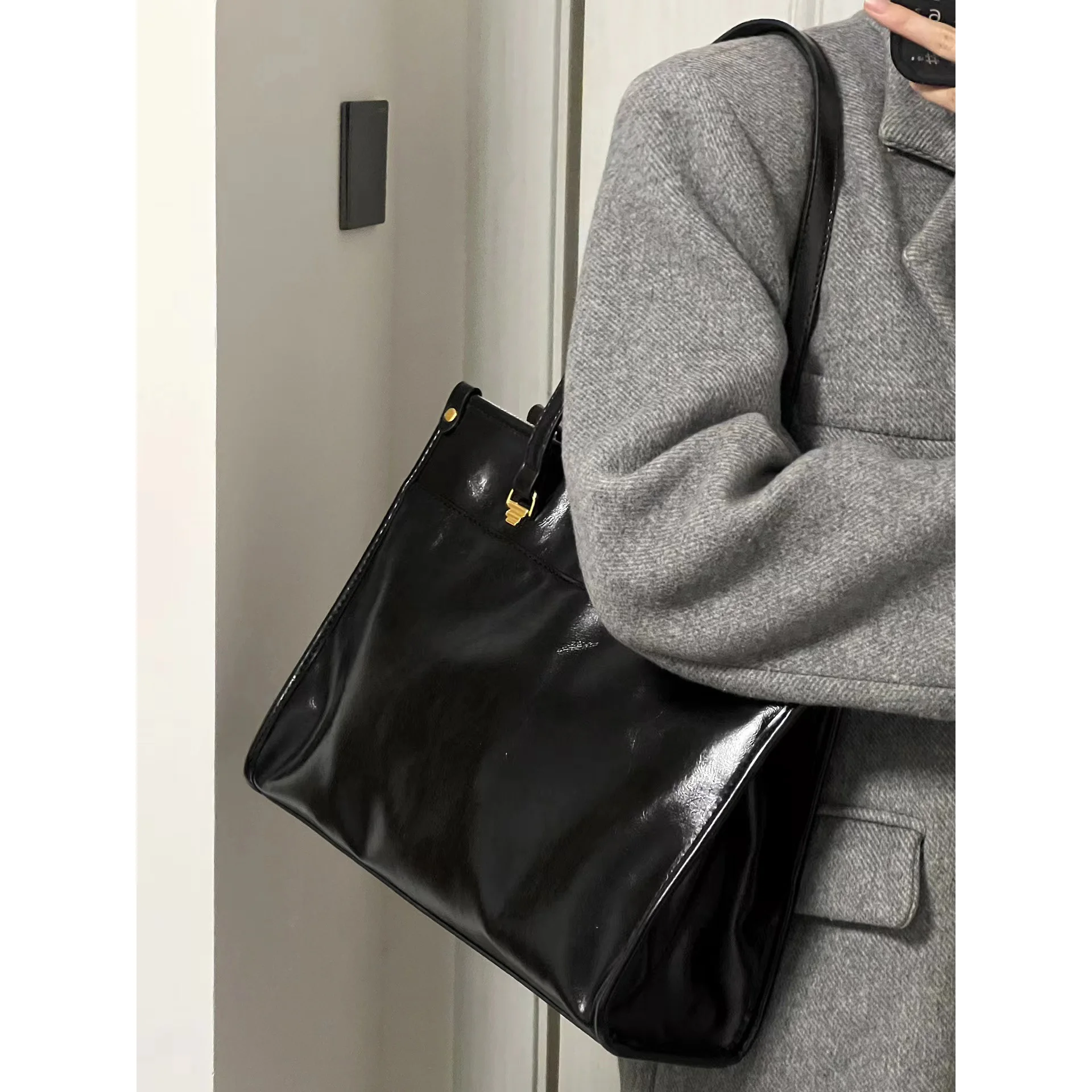 Fashion Tote Bag Women\'s New PU Light Luxury Popular Commuter Large Capacity Single Shoulder Crossbody Bag