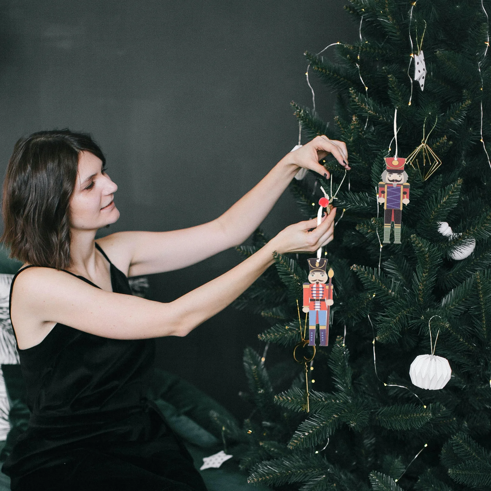 

3 Boxes Christmas Hanging Adornment Light Rustic Wood Slice Pendant for Home Holiday Decoration Nutcracker Soldier Pendants