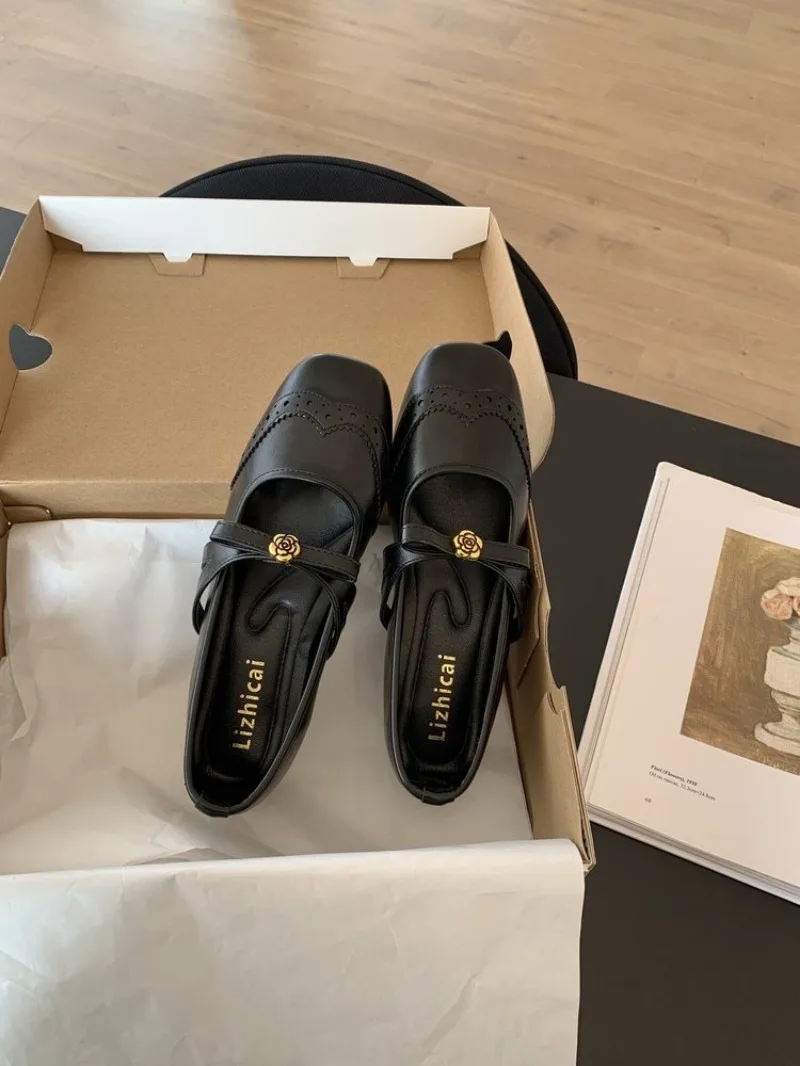 

Brand Flat Bottom Mary Jane Women's Shoes French Retro One Line Buckle Red Women's Patent Leather Ballet Shoes Trend Size 35- 40