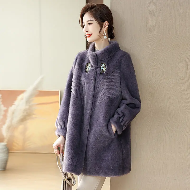 2025 new winter mink fur jacket women Fashion Mid-Length middle-aged mom Stand collar Fur one coat Female loose outerwear T833