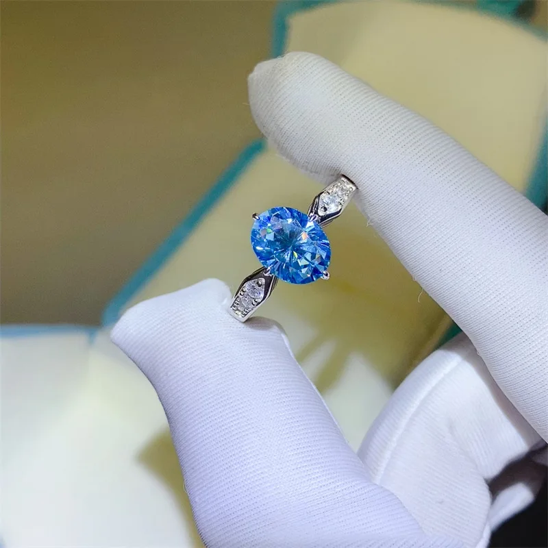 

Blue Shining Ring For Women 2ct Moissanite PT950 Platinum | Multi-angle light intake, 360° blue light refraction and dazzling