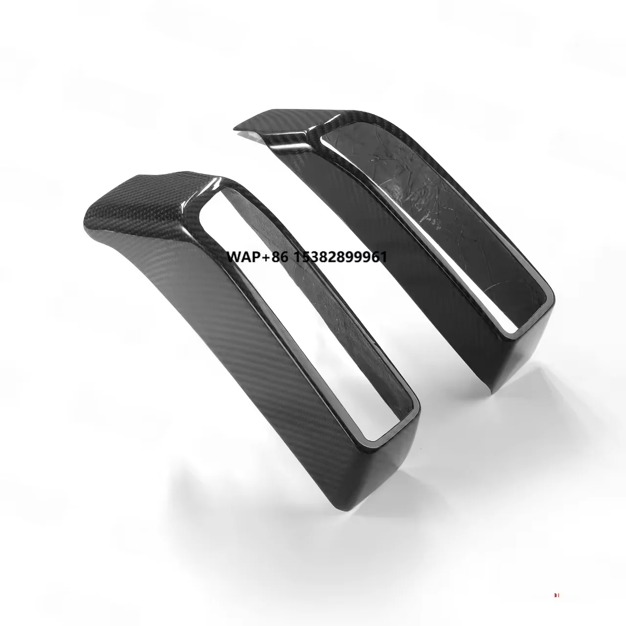 Glossy 3K Twill Carbon Fiber Turn Signal Lamp Bezel Fit for Harley 2023-2025 CVO Street Glide (FLHXSE), CVO Road Glide (FLTRXSE)