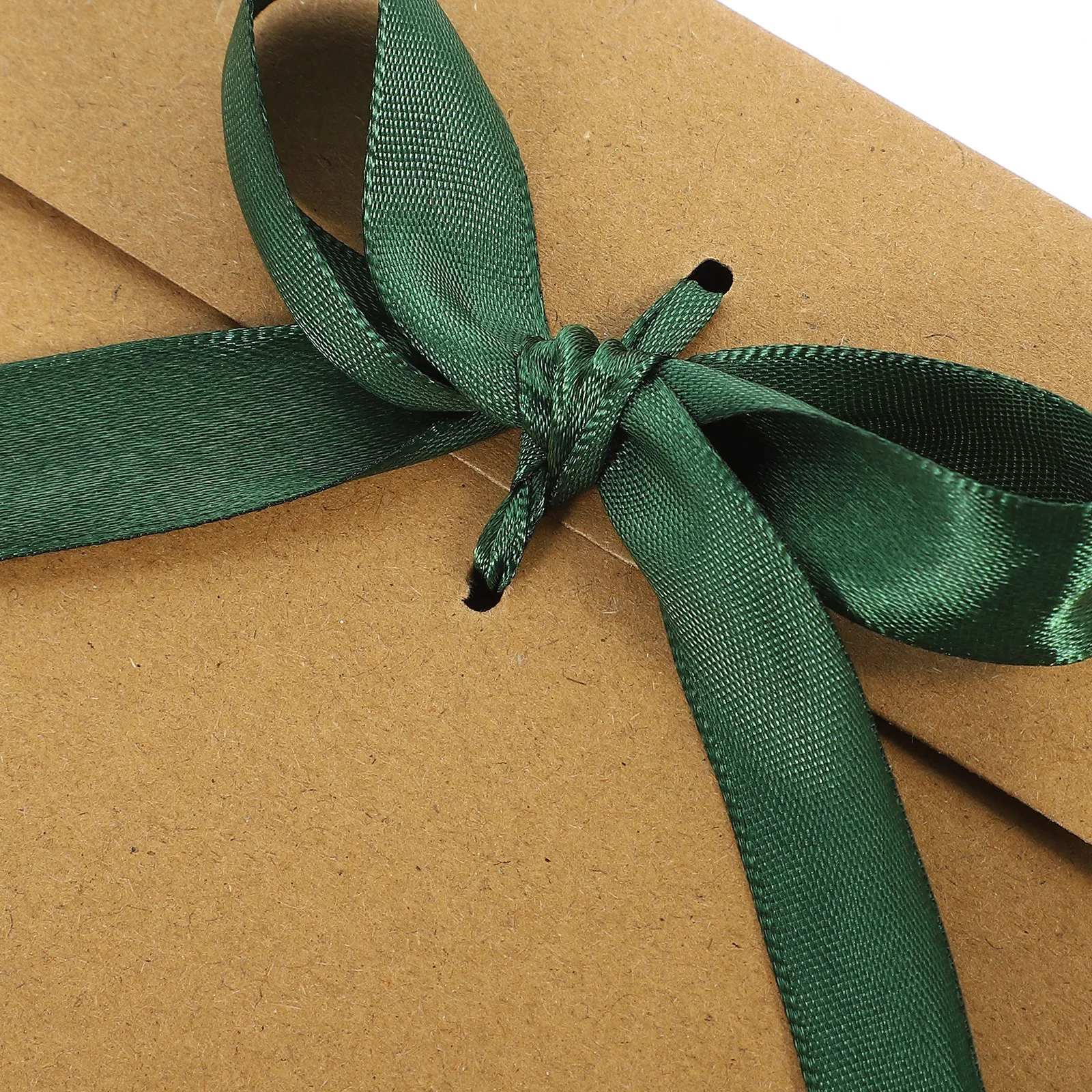 

50 шт. винтажных конвертов из крафт-бумаги с бантом и завязками, держатели для пригласительных открыток, канцелярские товары, упаковочные конверты