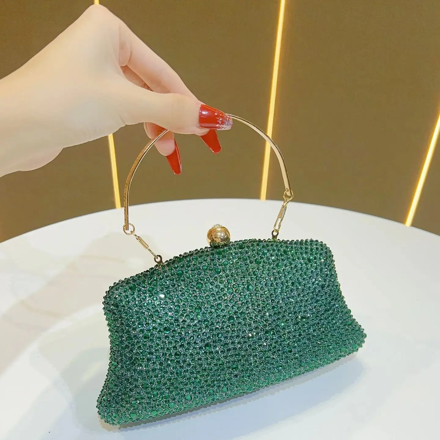 

Новая вечерняя сумка во французском стиле: элегантная, универсальная, с бриллиантами, через плечо, маленькая квадратная сумка для женщин