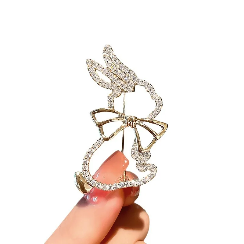 2023 Fashion New Accessories Brooch Temperament Corsage Suit Versatility Crystal Hollow Out Pin Sales For Women\'s Clothing Women